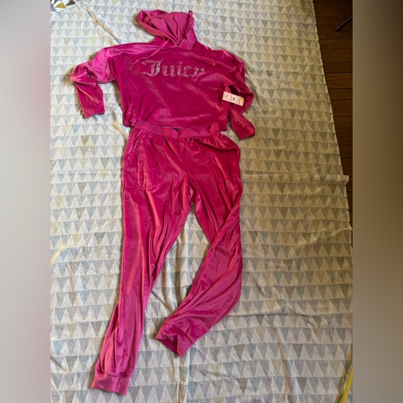 NWT Juicy Couture Fuchsia Velour Sleepwear - Picture 2 of 3